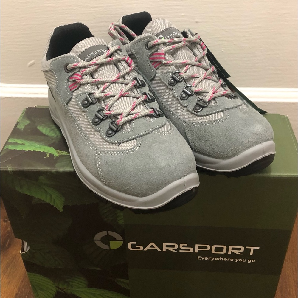 GARSPORT Low Lightweight Suede Women’s Shoes Size 7.5